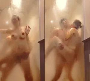 Làm tình với em gái vú to trong phòng tắm mờ mờ ảo ảo mà gây nứng